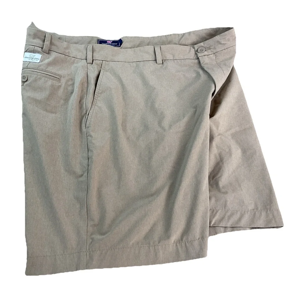 Vineyard Vines Breaker Shorts Men Sz 42B Performance Flat Front Beige Casual